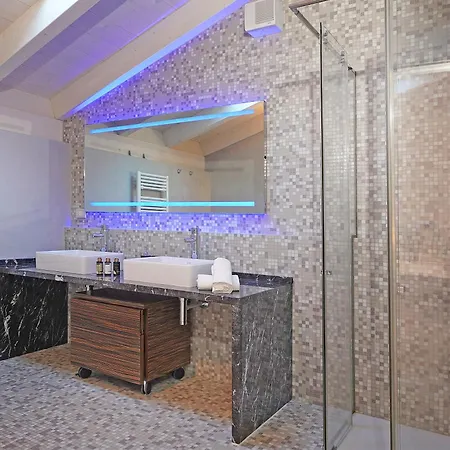 Caesar C4 - Gardagate Appartement Sirmione